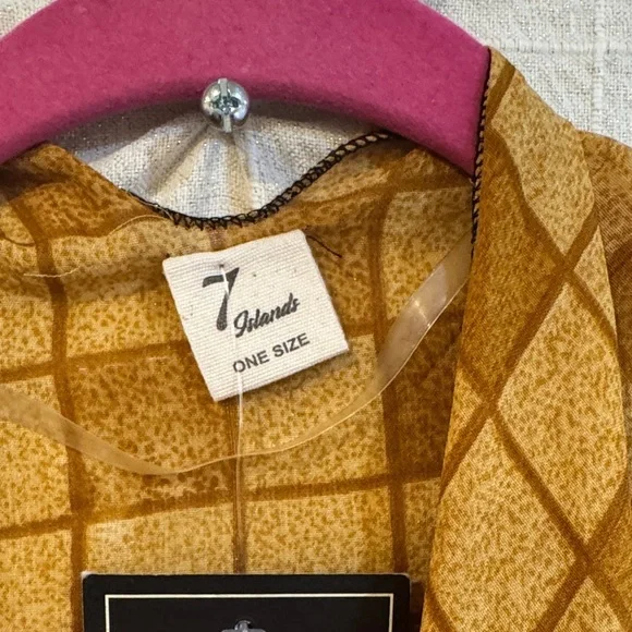 Elegant Tan Floral Women's Shawl - Picture 3 of 5